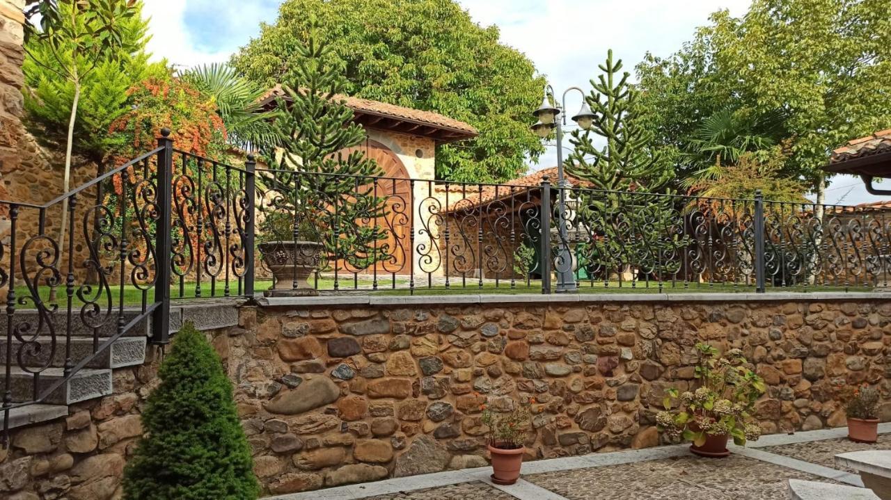 Palacio Del Conde De Rebolledo Villaviciosa de la Ribera Exterior photo