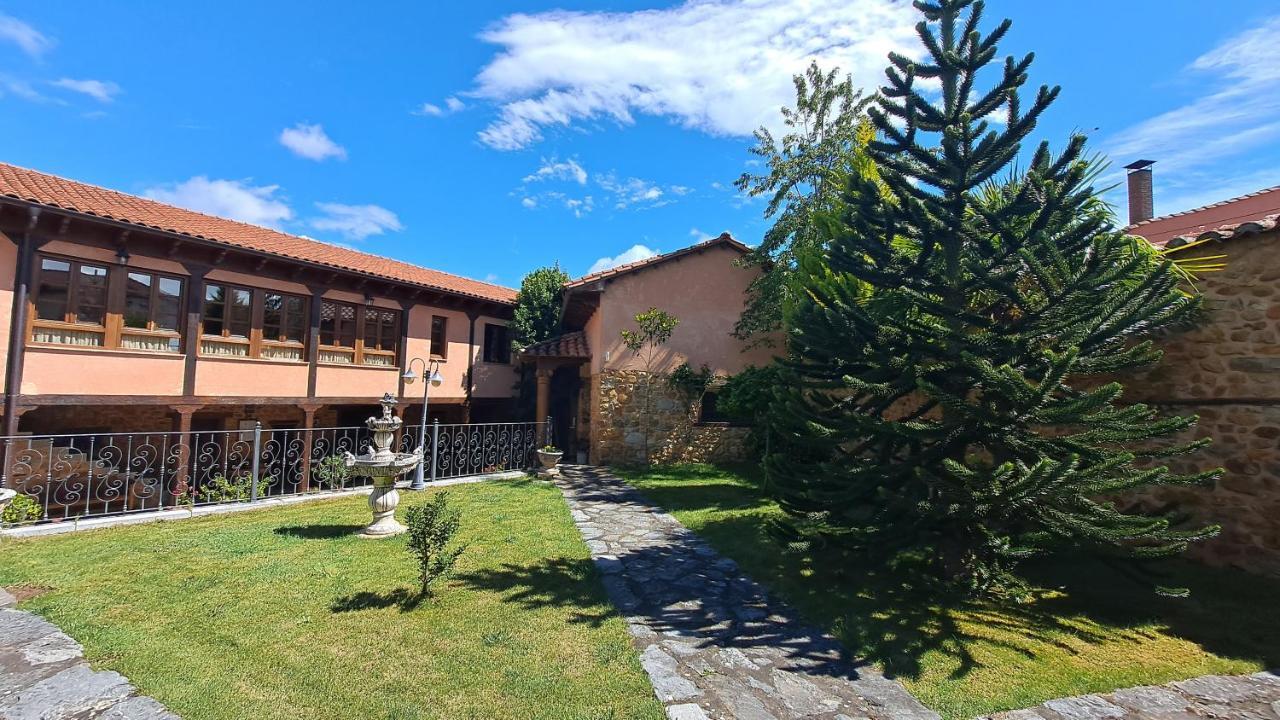 Palacio Del Conde De Rebolledo Villaviciosa de la Ribera Exterior photo